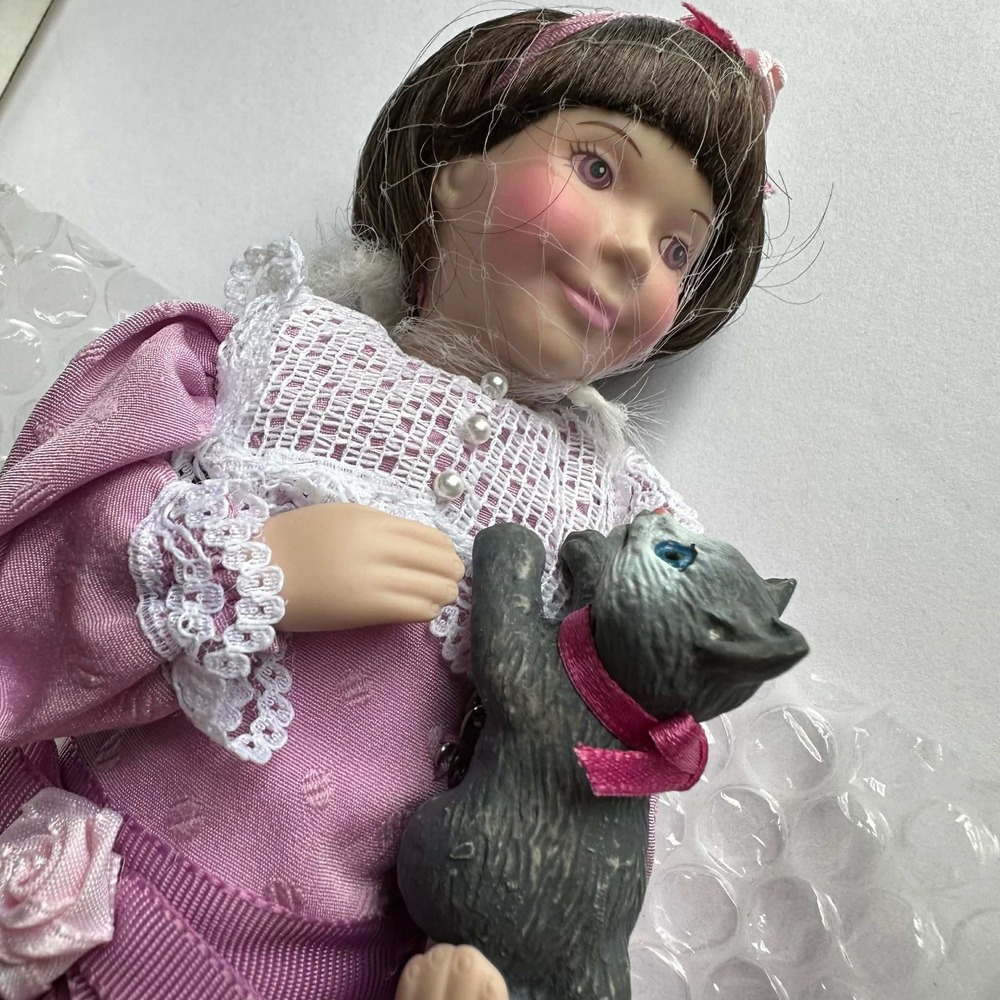 Avon Childhood Dreams Kitty Love Porcelain Doll 1993 Vintage Girl with Kitten